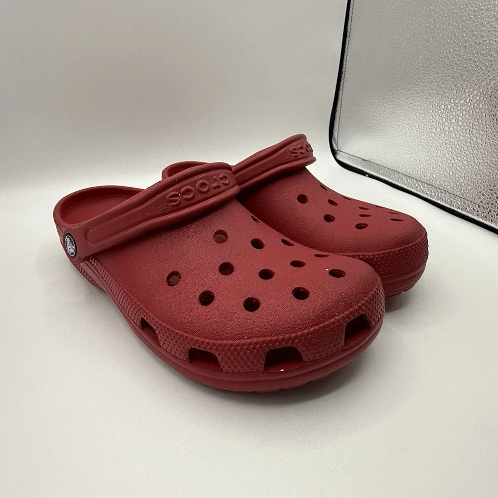 Crocs Classic Clogs Varsity Red Men's 7 / Women's 9 Excellent Condition